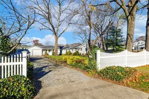 25 45th St, Islip, NY 11751 - Photo 3