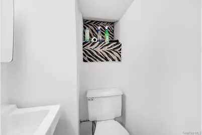 34 King Avenue, Yonkers, NY 10704 - Photo 21