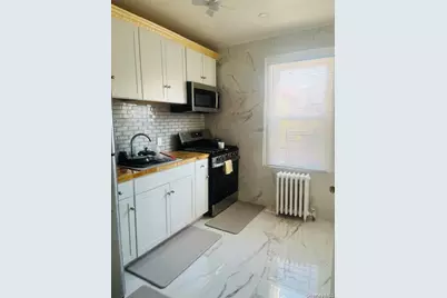 107-35 E Van Wyck Expressway, Jamaica, NY 11435 - Photo 19