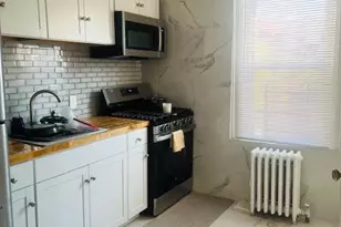 107-35 E Van Wyck Expressway, Jamaica, NY 11435 - Photo 19