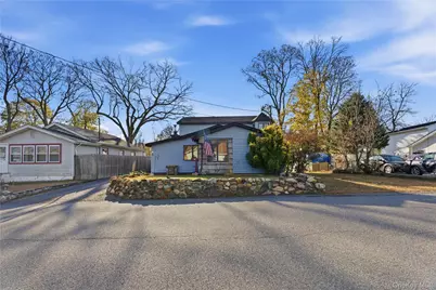 56 Eastview Road, Ronkonkoma, NY 11779 - Photo 3