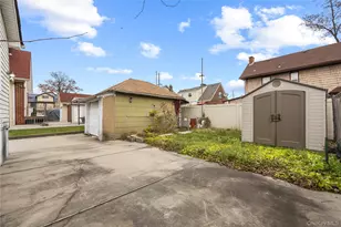 42-25 189th St, Flushing, NY 11358 - Photo 25