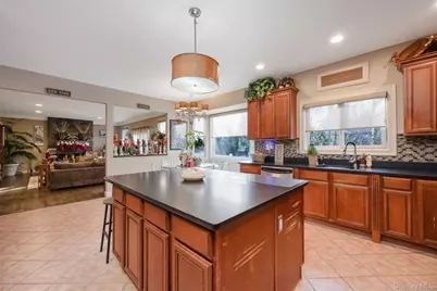 1680 Lake Avenue, Merrick, NY 11566 - Photo 7