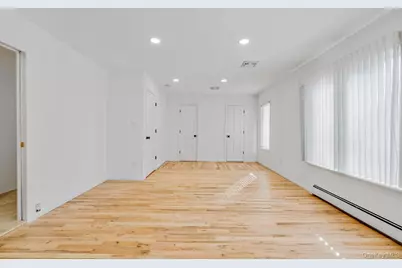 25 Farmington Lane, Melville, NY 11747 - Photo 31