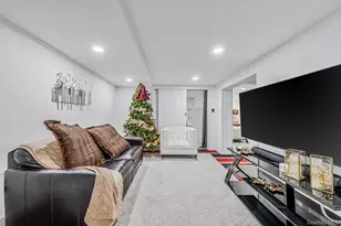 25 Farmington Ln, Melville, NY 11747 - Photo 35