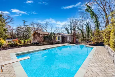 25 Farmington Lane, Melville, NY 11747 - Photo 11