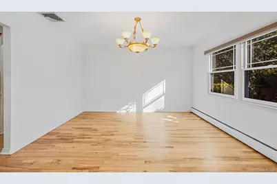 25 Farmington Lane, Melville, NY 11747 - Photo 23