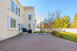 33 Pinehurst Dr, Mount Sinai, NY 11766 - Photo 5