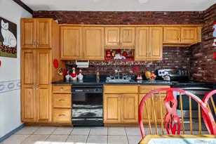 647 Seamans Nck Rd, Seaford, NY 11783 - Photo 5