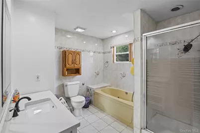 398 Concord Avenue, Lindenhurst, NY 11757 - Photo 11