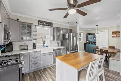 398 Concord Avenue, Lindenhurst, NY 11757 - Photo 9