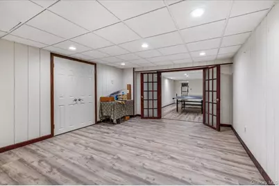 10 Faulkner Lane, Dix Hills, NY 11746 - Photo 33