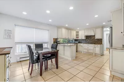 10 Faulkner Lane, Dix Hills, NY 11746 - Photo 7