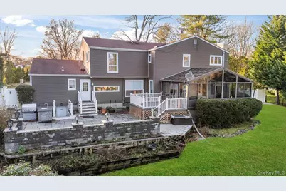 10 Faulkner Lane, Dix Hills, NY 11746 - Photo 41