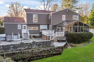 10 Faulkner Ln, Dix Hills, NY 11746 - Photo 41