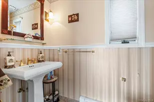 10 Faulkner Ln, Dix Hills, NY 11746 - Photo 19