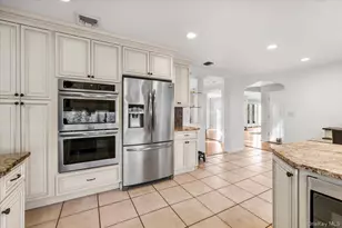 10 Faulkner Ln, Dix Hills, NY 11746 - Photo 9