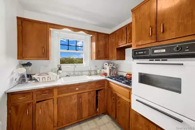 1879 Crompond Road #G-10, Peekskill, NY 10566 - Photo 13