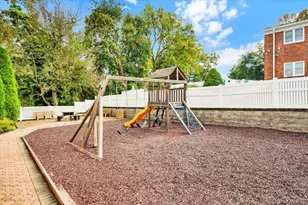 1879 Crompond Rd, Peekskill, NY 10566 - Photo 17