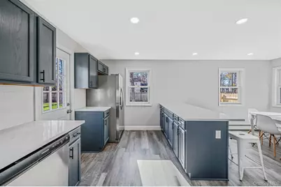 27 Lyman Road, Patchogue, NY 11772 - Photo 15