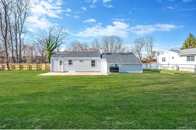 27 Lyman Road, Patchogue, NY 11772 - Photo 7