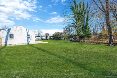 27 Lyman Road, Patchogue, NY 11772 - Photo 5