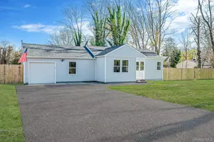 27 Lyman Rd, Patchogue, NY 11772 - Photo 3