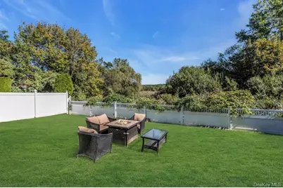 3 Bayview Place, Locust Valley, NY 11560 - Photo 3