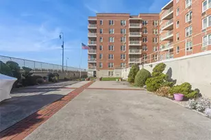 560 W Broadway, Long Beach, NY 11561 - Photo 17