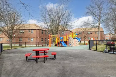 245-48 62nd Avenue #Upper 2/3BR, Douglaston, NY 11362 - Photo 27