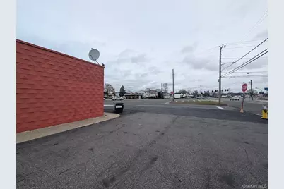900 Route 109, Lindenhurst, NY 11757 - Photo 9