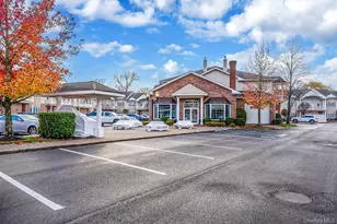 66 Sarah Ct, Amityville, NY 11701 - Photo 3