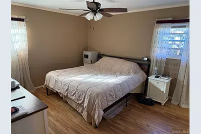 613 Madison Avenue, Lindenhurst, NY 11757 - Photo 9