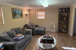 613 Madison Ave, Lindenhurst, NY 11757 - Photo 21