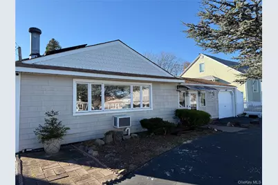 613 Madison Avenue, Lindenhurst, NY 11757 - Photo 5