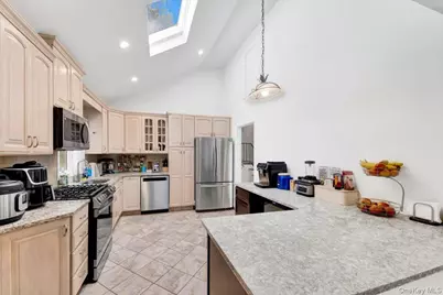 270 Victory Boulevard, New Rochelle, NY 10804 - Photo 9