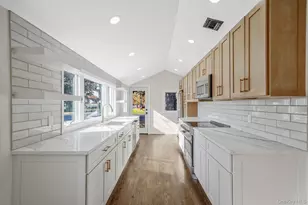 67 Bardolier Ln, Bay Shore, NY 11706 - Photo 9