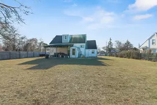 9 Farragut Ave, Bay Shore, NY 11706 - Photo 15