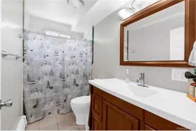 9 Farragut Avenue, Bay Shore, NY 11706 - Photo 9