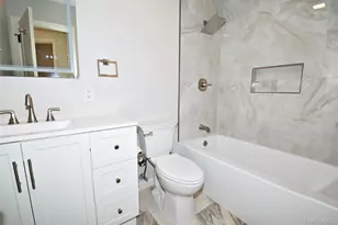 371 Oceanside St, Islip Terrace, NY 11752 - Photo 31