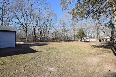 371 Oceanside Street, Islip Terrace, NY 11752 - Photo 37