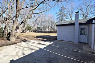 371 Oceanside St, Islip Terrace, NY 11752 - Photo 35