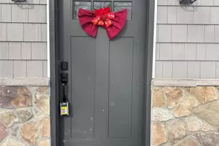 371 Oceanside St, Islip Terrace, NY 11752 - Photo 3