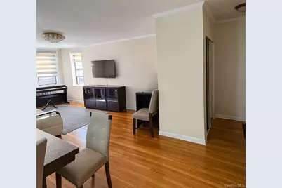 141-05 Pershing Crescent #416, Briarwood, NY 11435 - Photo 3