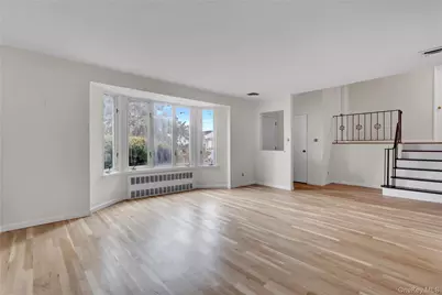 101 Beverly Place, Levittown, NY 11756 - Photo 5