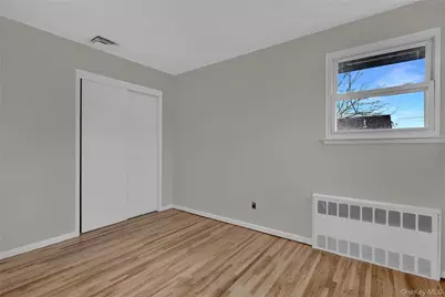 101 Beverly Place, Levittown, NY 11756 - Photo 19