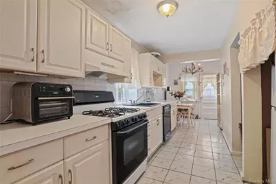 6911 62nd Drive, Middle Village, NY 11379 - Photo 11