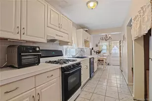 69-11 62nd Dr, Middle Village, NY 11379 - Photo 11