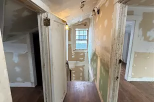 244 Tibbetts Rd, Yonkers, NY 10705 - Photo 9