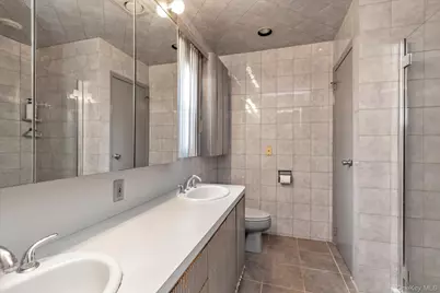 895 Cherry Lane, Woodmere, NY 11581 - Photo 21